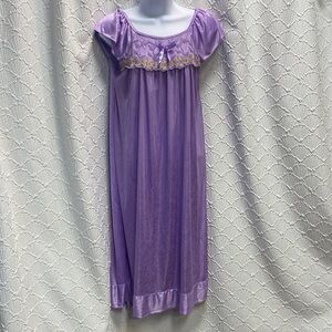 Sinderella size XXL Vintage Purple Nightgown with Floral Embroidery retro soft